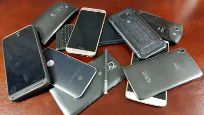 Pile of old Android smartphones
